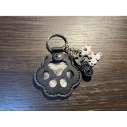 Keychain with name,paw and dog