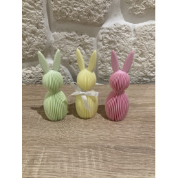 Lapin aux oreilles droites